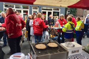 Veel belangstellenden bij PvdA-stand tijdens jaarmarkt in Rijen